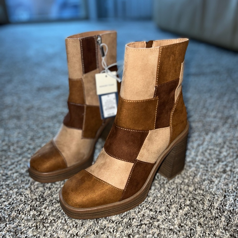 Universal Thread By Target healed boots NWT size 7 1/2 retro multi colored
